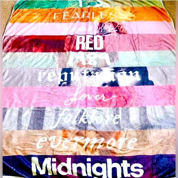 NEW Taylor Swift Eras Tour
Super Soft Throw Blanket ⭐️Collectors Item - Picture 10 of 10